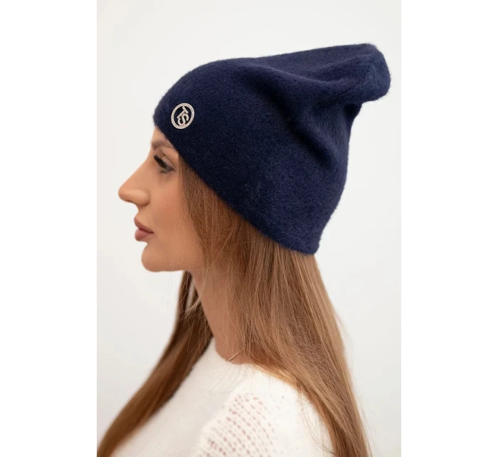 Dámská klasická čepice z měkkého úpletu s model 21480749 - K-Fashion Dámská klasická čepice z měkkého úpletu s model 21480749 - K-Fashion