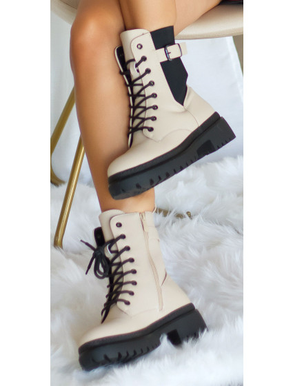 Trendy ancle boots to tie