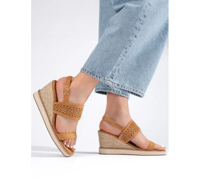 Moderní sandály dámské hnědé na klínku Moderní sandály dámské hnědé na klínku
