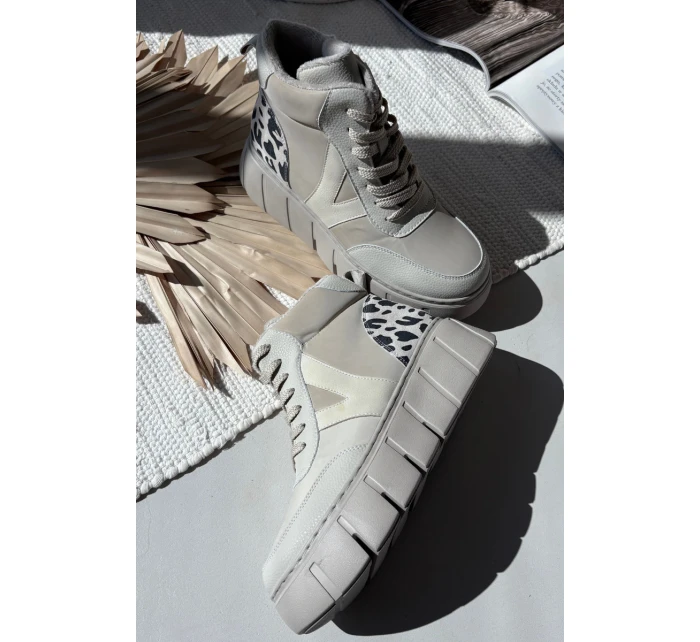 Skórzane Botki Damskie Na Platformie Ocieplane Vinceza 66838 Beżowe