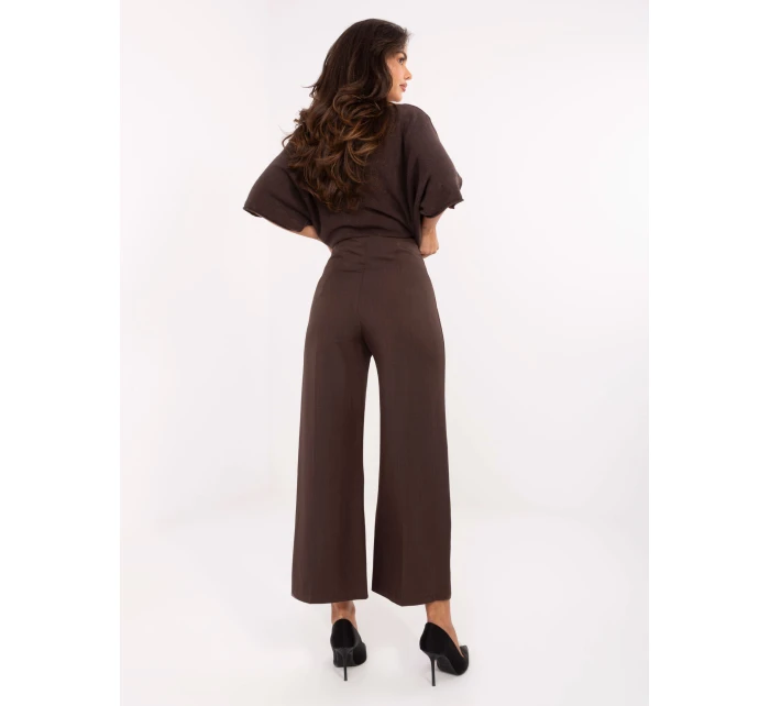 Dámské kalhoty IT SP model 21407076 Tmavě hnědá Rue Paris - FPrice Dámské kalhoty IT SP model 21407076 Tmavě hnědá Rue Paris - FPrice