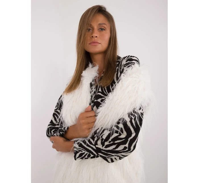 Kamizelka AT KZ ecru model 20479710 - FPrice Kamizelka AT KZ ecru model 20479710 - FPrice