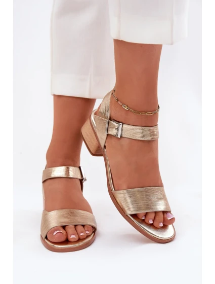 Sandále na podpätku model 213021 Step in style