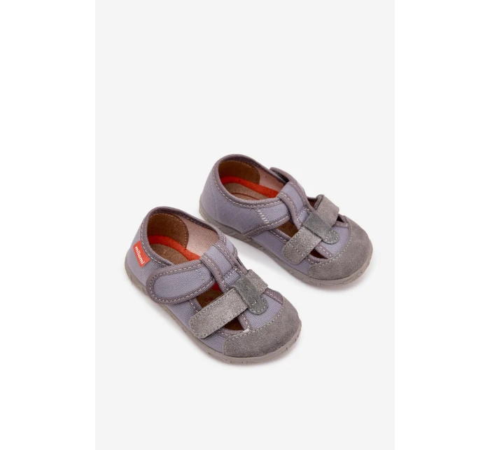 Dětské pantofle na suchý zip šedé model 21705429 - Milami