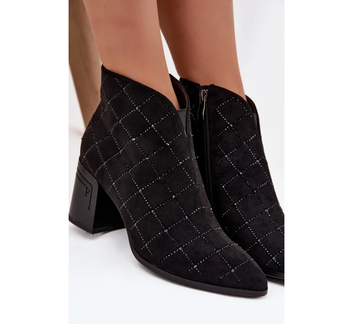 Botki Damskie Na Słupku Ze Zdobieniem D&A MR52-133 Czarne