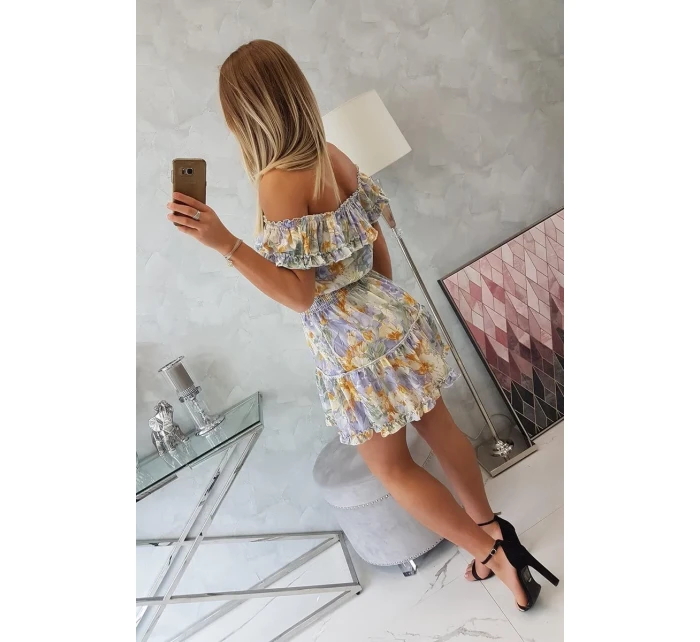 Zelené květinové šaty s otevřenými rameny