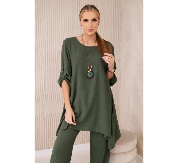 Súprava blúzka + nohavice s khaki príveskom