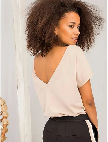 Béžové dámské tričko Tshirt basic s výstřihem vzadu Feel Good model 19552573 - Factory Price Béžové dámské tričko Tshirt basic s výstřihem vzadu Feel Good model 19552573 - Factory Price