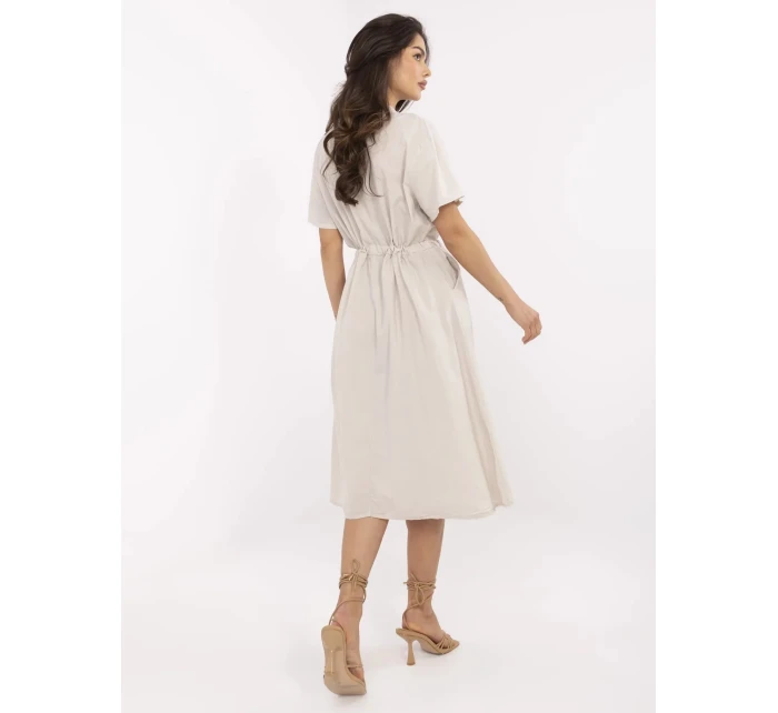 Šaty MI SK 109898.68 béžové Šaty MI SK 109898.68 béžové