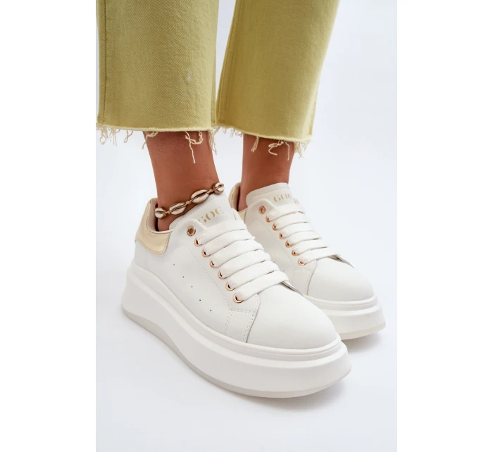 Dámské kožené tenisky model 21650209 Bílé - Goe Dámské kožené tenisky model 21650209 Bílé - Goe