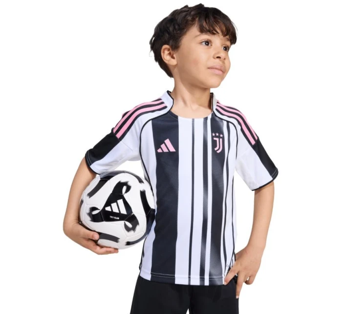 Detská súprava adidas Juventus 25/26 Home biela a čierna JN5220 Detská súprava adidas Juventus 25/26 Home biela a čierna JN5220