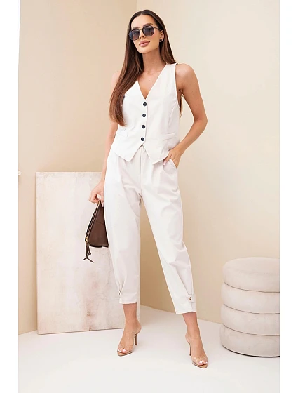 Dámský elegantní komplet s model 22128567 na knoflíky a kalhotami béžový - K-Fashion