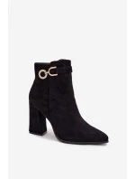 Dámska zateplená členková obuv z eko semišu na stĺpiku so zdobením - čierna Lymall Dámska zateplená členková obuv z eko semišu na stĺpiku so zdobením - čierna Lymall