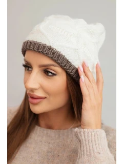 Dámska zimná vlnená čiapka s pleteným vzorom K443 ecru