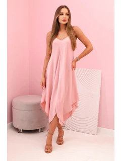 Dámske šaty s ramienkami rozšírené s asymetrickým lemom púdrovo ružové