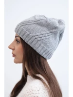 Dámska zimná vlnená čiapka s geometrickým vzorom a jemným leskom K401 svetlo sivá Dámska zimná vlnená čiapka s geometrickým vzorom a jemným leskom K401 svetlo sivá