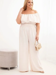 Dámská kombinéza Plus Size s model 22092410 výstřihem, volánem a širokými nohavicemi béžový - K-Fashion