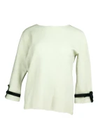 Dámsky sveter na rukávoch zdobený bielym plisovaným volánikom a čiernou stužkou SW 0202 - Gemini