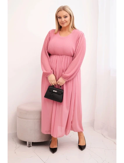 Dámska nadrozmerná skladaná sukňa z viskózy a dlhými rukávmi v tmavoružovej farbe