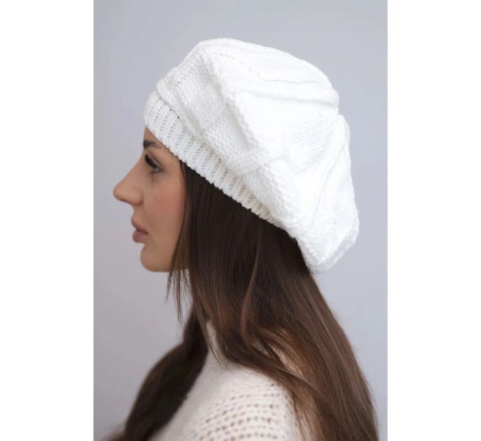 Dámska zimná vlnená čiapka baretka K414 biela