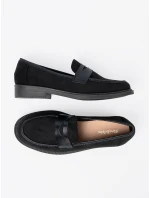 Zaujímavé dámske čierne mokasíny bez podpätku Zaujímavé dámske čierne mokasíny bez podpätku