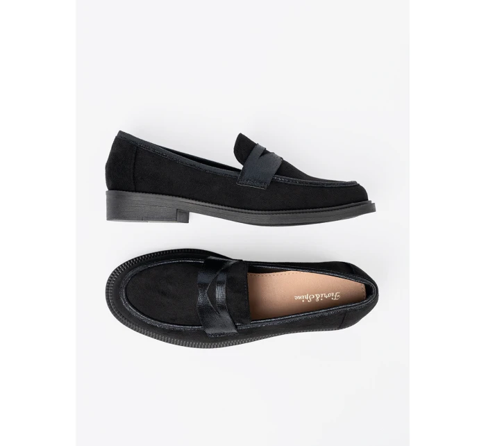 Zaujímavé dámske čierne mokasíny bez podpätku Zaujímavé dámske čierne mokasíny bez podpätku