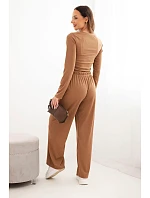 Dámsky viskózový komplet s blúzkou a širokými nohavicami camel