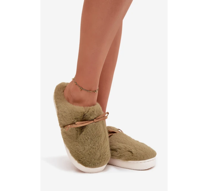 Kožešinové pantofle s zelené model 21772518 - Boto