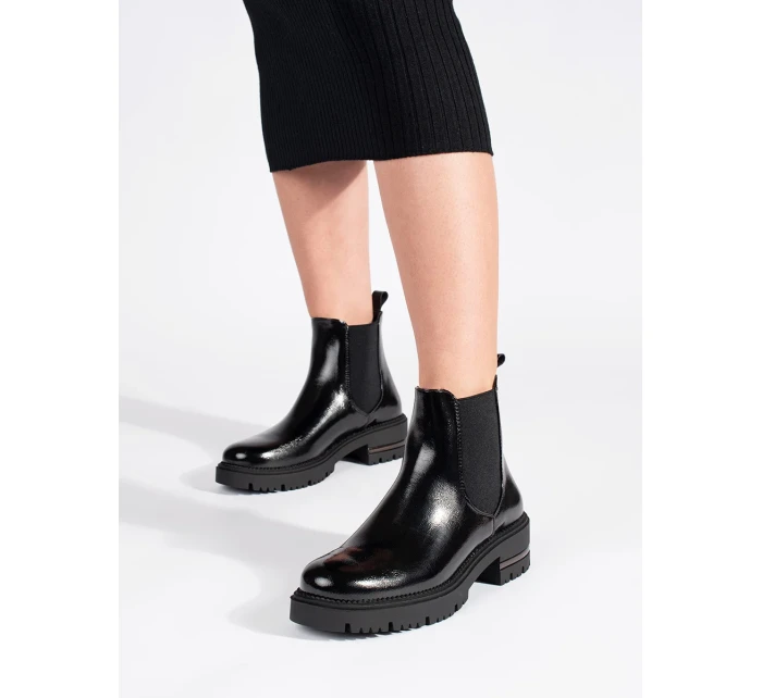 Krásné kotníčkové boty černé dámské na plochém podpatku Krásné kotníčkové boty černé dámské na plochém podpatku