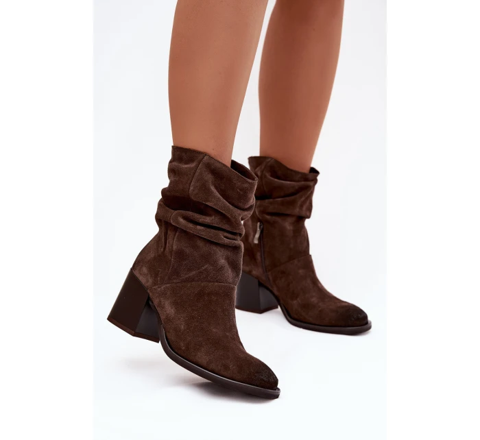 Kožené semišové kotníkové boty s na podpatku  Čokoládové model 21772371 - Zazoo