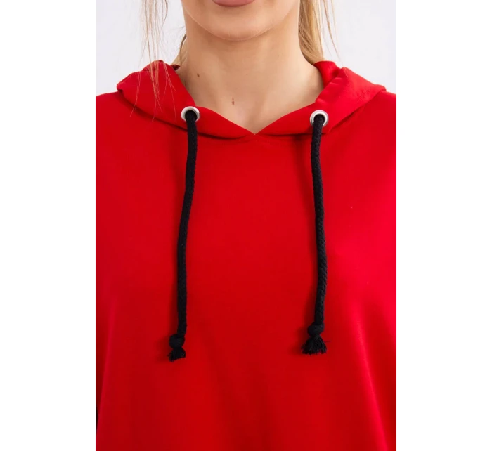 Šaty s kapucí v červené barvě