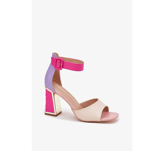 Sandále na podpätku model 213932 Krok vo veľkom štýle