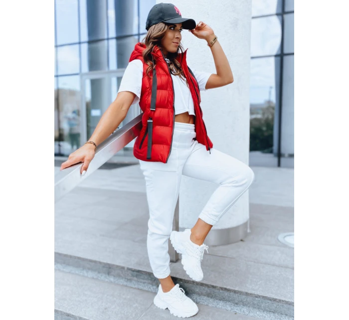 Dámská prošívaná vesta červená Dstreet model 21970402 - FashionStreet Dámská prošívaná vesta červená Dstreet model 21970402 - FashionStreet