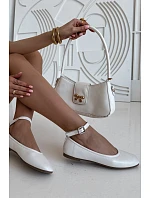 Dámské baleríny s řemínkem a sponou bílé Janelor Dámské baleríny s řemínkem a sponou bílé Janelor