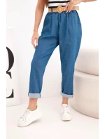 Dámské kalhoty s model 22201085 nohavicí a páskem tmavě džínové - K-Fashion
