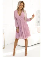 313-16 ISABELLE Poľsko plisované šaty s dlhými rukávmi a výstrihom - púdrovo ružové 313-16 ISABELLE Poľsko plisované šaty s dlhými rukávmi a výstrihom - púdrovo ružové