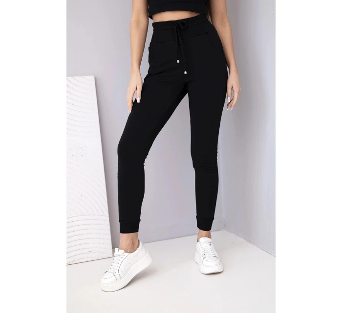 Dámské teplákové kalhoty s vysokým pasem a šňůrkou černé