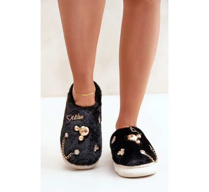 Futrzane Kapcie Z Przypinkami Czarne Ivelfedi Futrzane Kapcie Z Przypinkami Czarne Ivelfedi