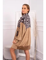 Velúrové šaty s ťavou leopardou potlačou Velúrové šaty s ťavou leopardou potlačou