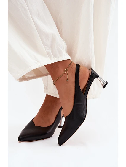 Kožené dámské sandály na podpatku model 22122620 Černé - VINCEZA