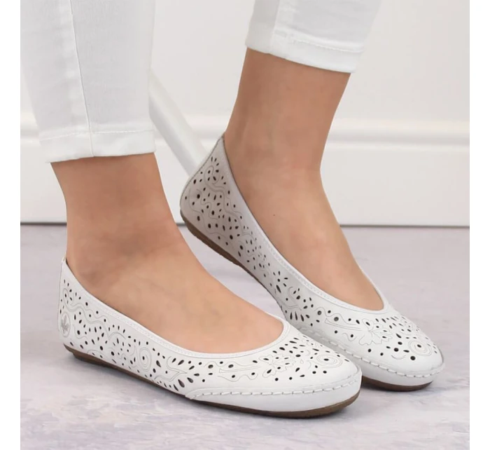 Kožená pohodlná polobotka W model 22033618 bílá - Rieker