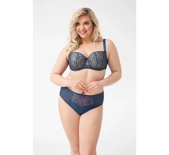 K739 TRISH BRAZILIANS