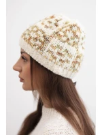 Dámska zimná čiapka s farebnou priadzou a hrubým úpletom K355 ecru+red+green