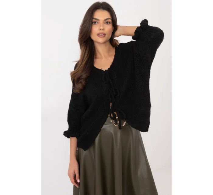 Zapínanie svetra model 202543 Taliansko Moda