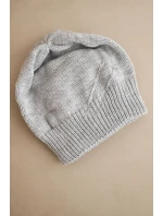 Dámská zimní čepice s vlnou a žebrovaným pletením model 21783081 šedá - K-Fashion Dámská zimní čepice s vlnou a žebrovaným pletením model 21783081 šedá - K-Fashion