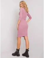 Dámske priliehavé rebrované šaty v špinavoružovej farbe (5579-35)