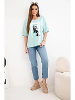 Dámska bavlnená blúzka oversize s krátkymi rukávmi a módnou potlačou tmavej mentolovej farby