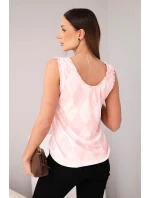 Dámska viskózna blúzka bez rukávov s diamantmi a volánom vo výstrihu púdrovo ružová Dámska viskózna blúzka bez rukávov s diamantmi a volánom vo výstrihu púdrovo ružová