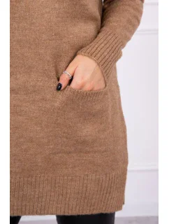 Sveter so stojačikom ťava