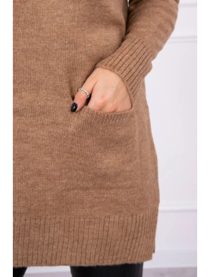 Sveter so stojačikom ťava